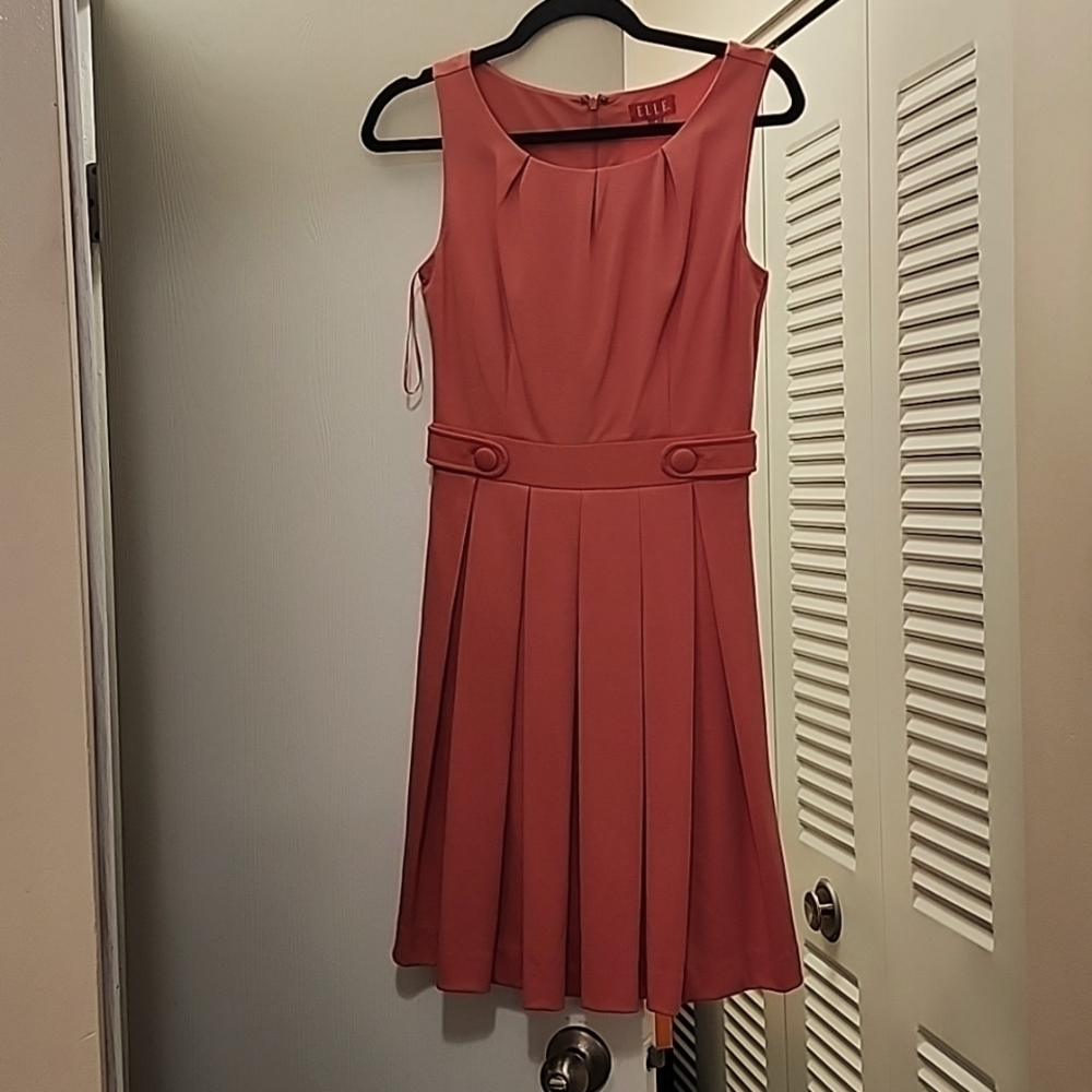 Elle size 4 dress. Perfect pastel color